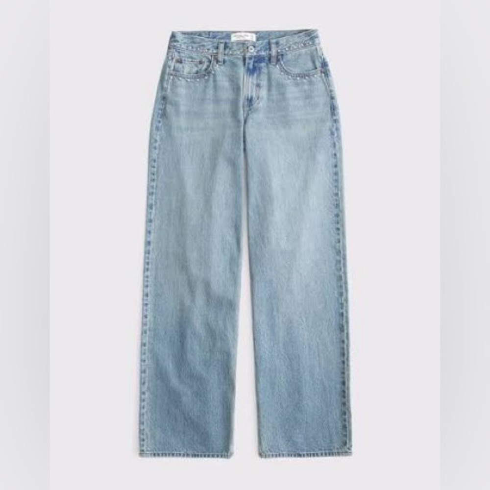 Abercrombie & Fitch Low Rise Ultra Loose (Studded) Jeans. US 34 Short / 18 Short